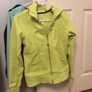 Lululemon size 4 scuba hoodie